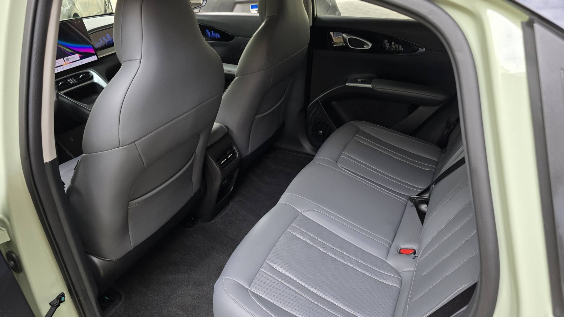 Geely EX2 Max 2026 rival de BYD Dolphin Mini