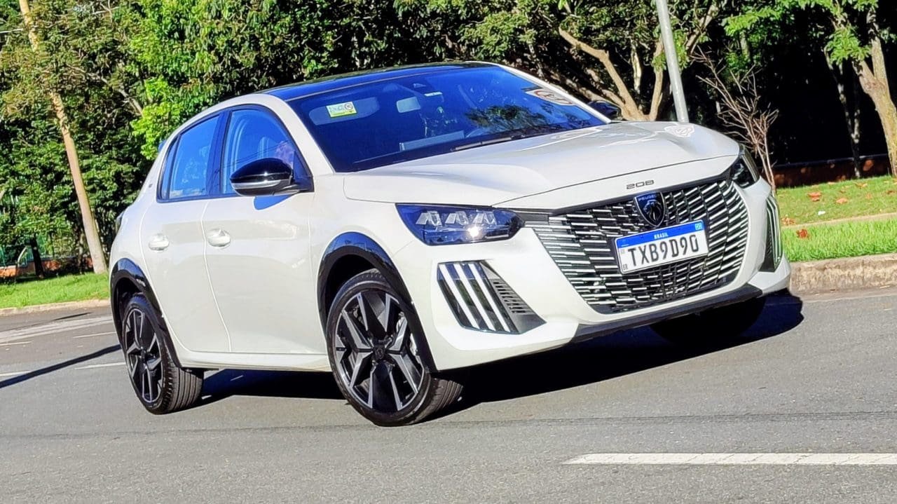 Peugeot 208 GT Hybrid - Foto: Lucca Mendonça