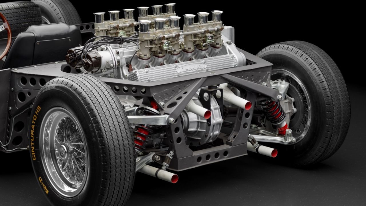 Motor V12 transversal Lamborghini Miura engenharia clássica