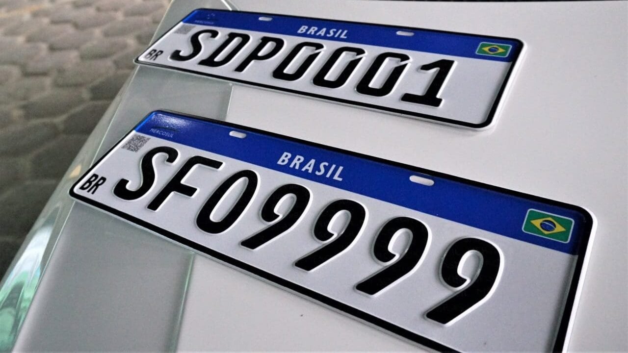 Placa de carro adulterada pode dar até cadeia: veja o que diz a lei, valor da multa e pena