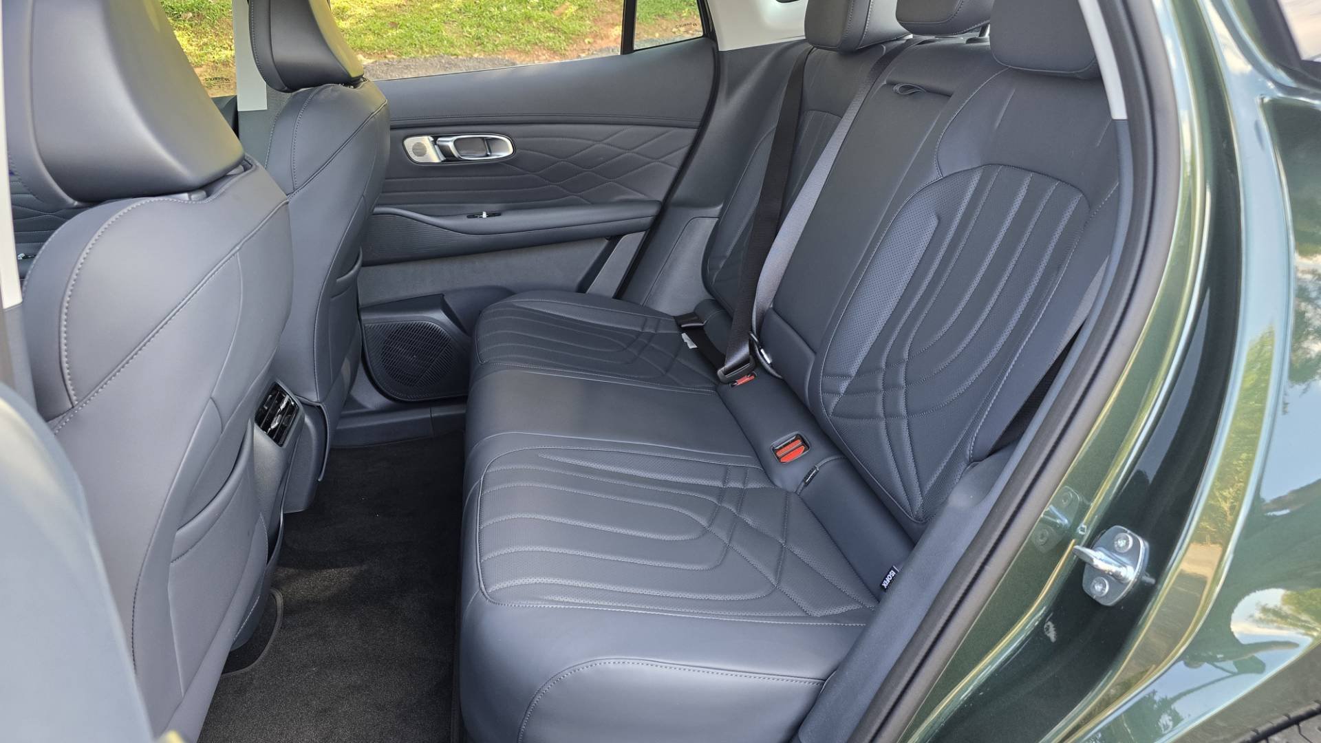 espaço traseiro Geely EX5 EM-i 2026