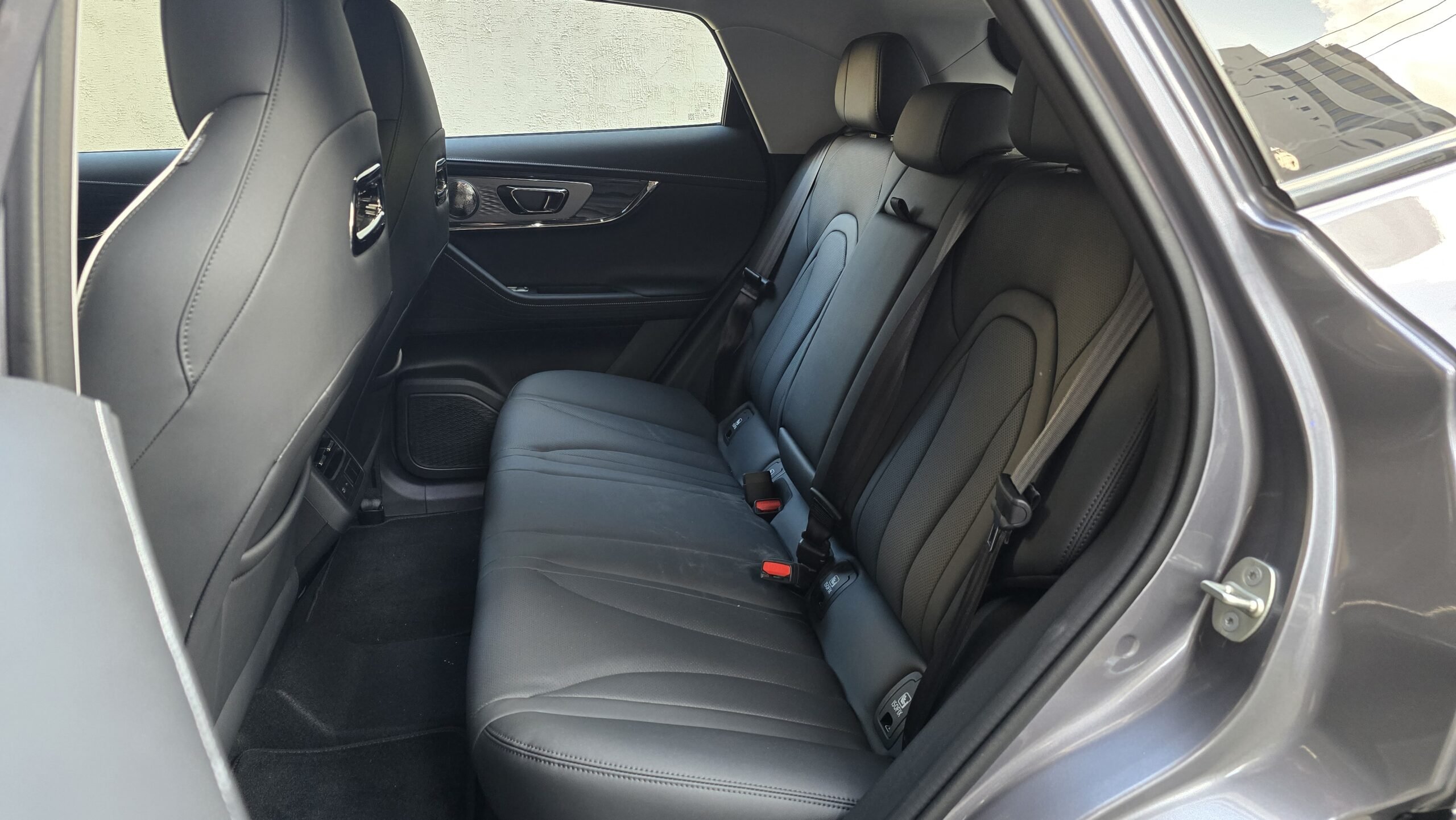 Omoda 5 HEV 2026 espaço interno