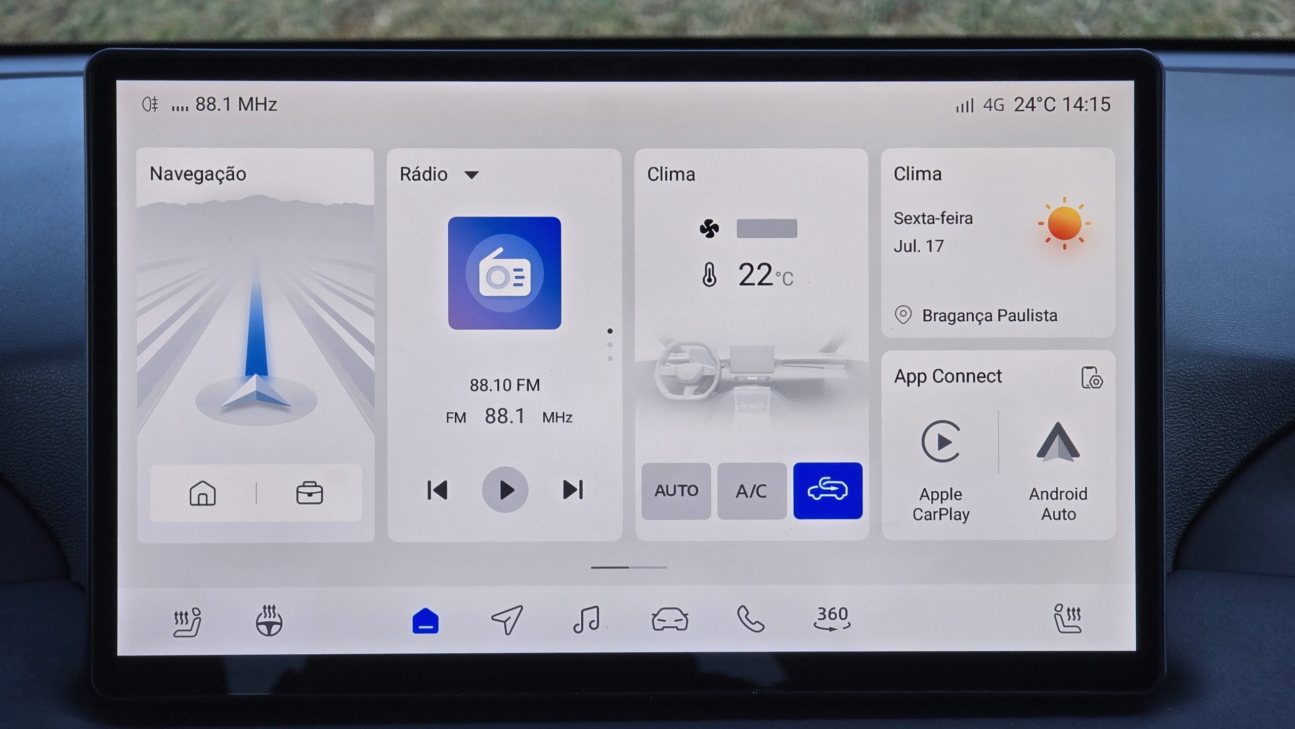 MG Motor MG4 Urban Luxury tela central menu