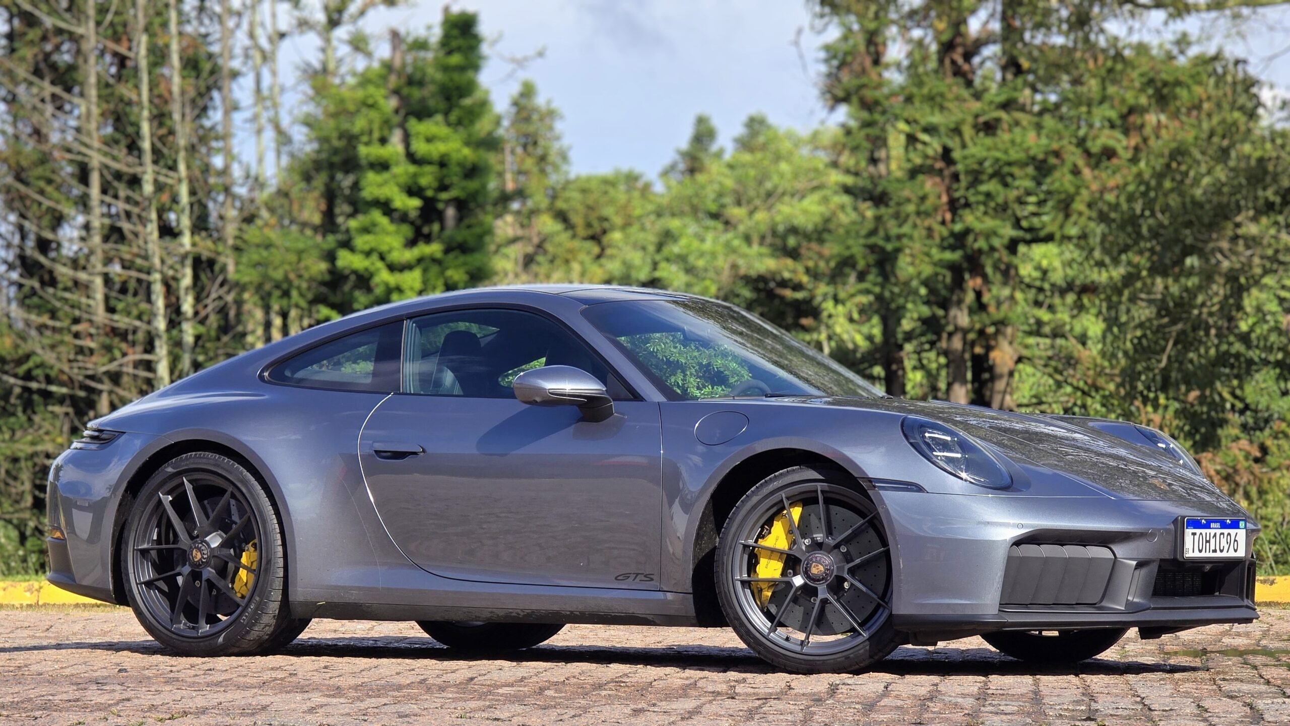 Porsche 911 Carrera GTS T-Hybrid 2026