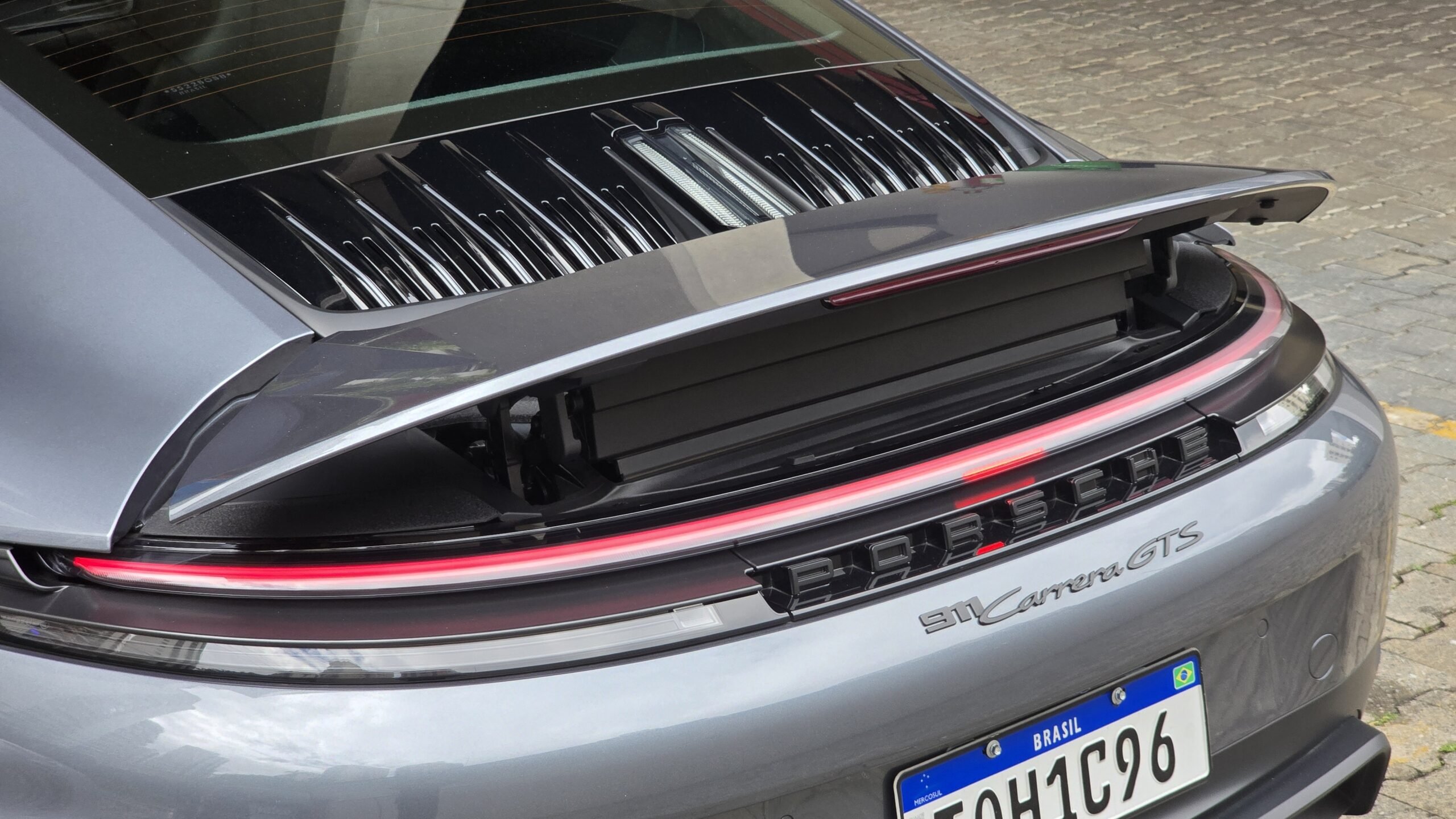 Porsche 911 Carrera GTS T-Hybrid 2026