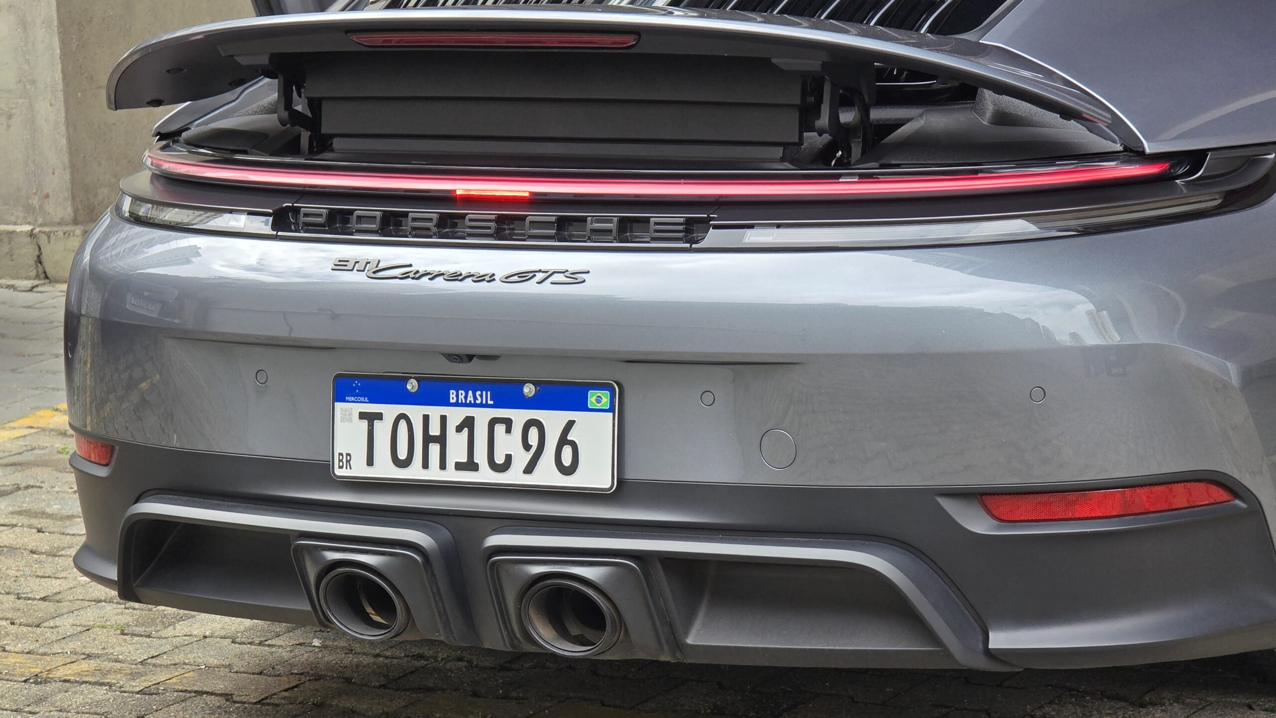 Porsche 911 Carrera GTS T-Hybrid 2026
