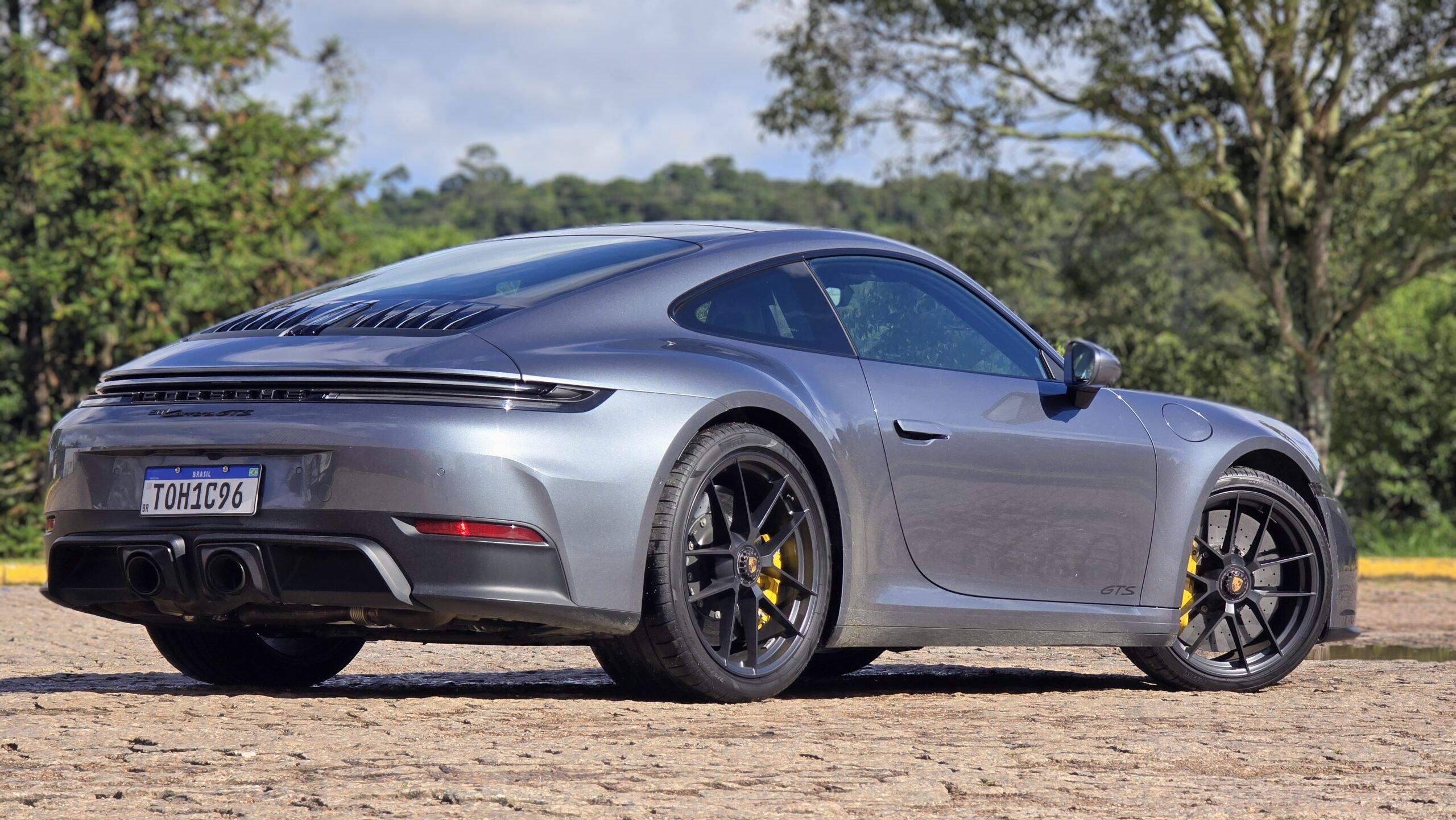 Porsche 911 Carrera GTS T-Hybrid 2026