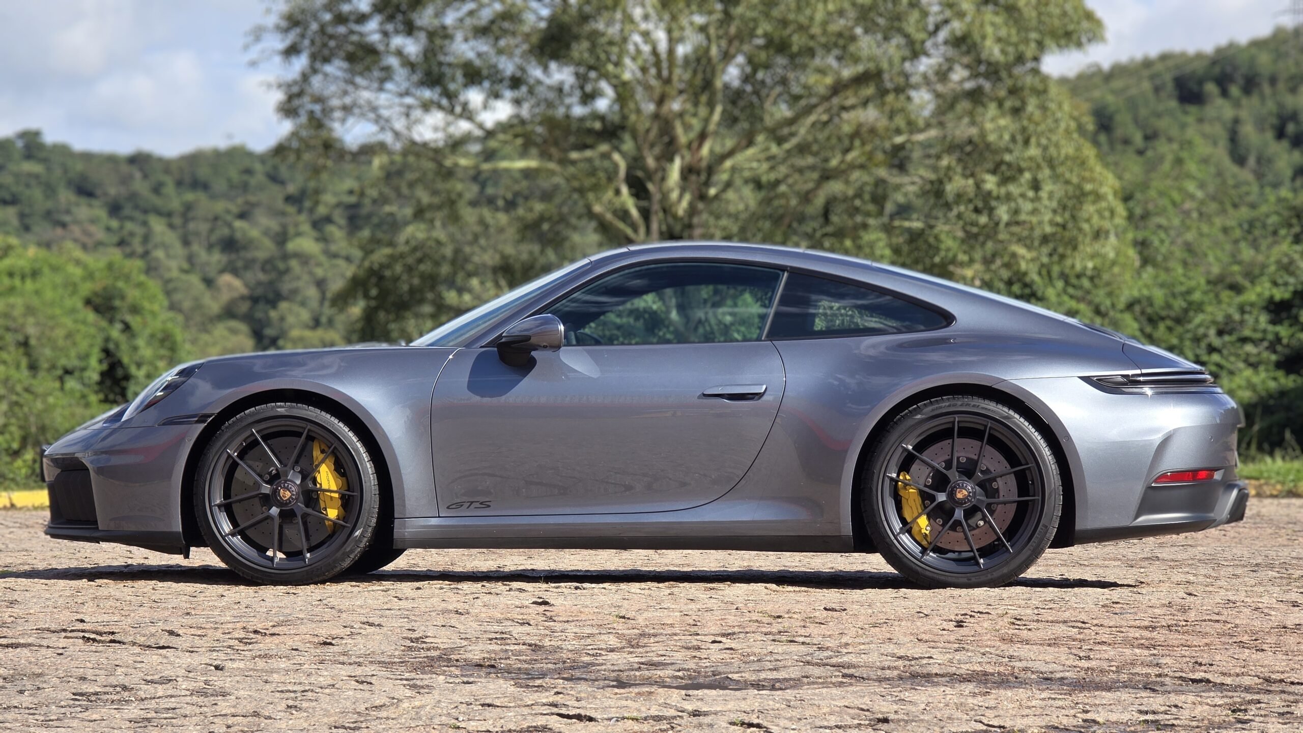 Porsche 911 Carrera GTS T-Hybrid 2026