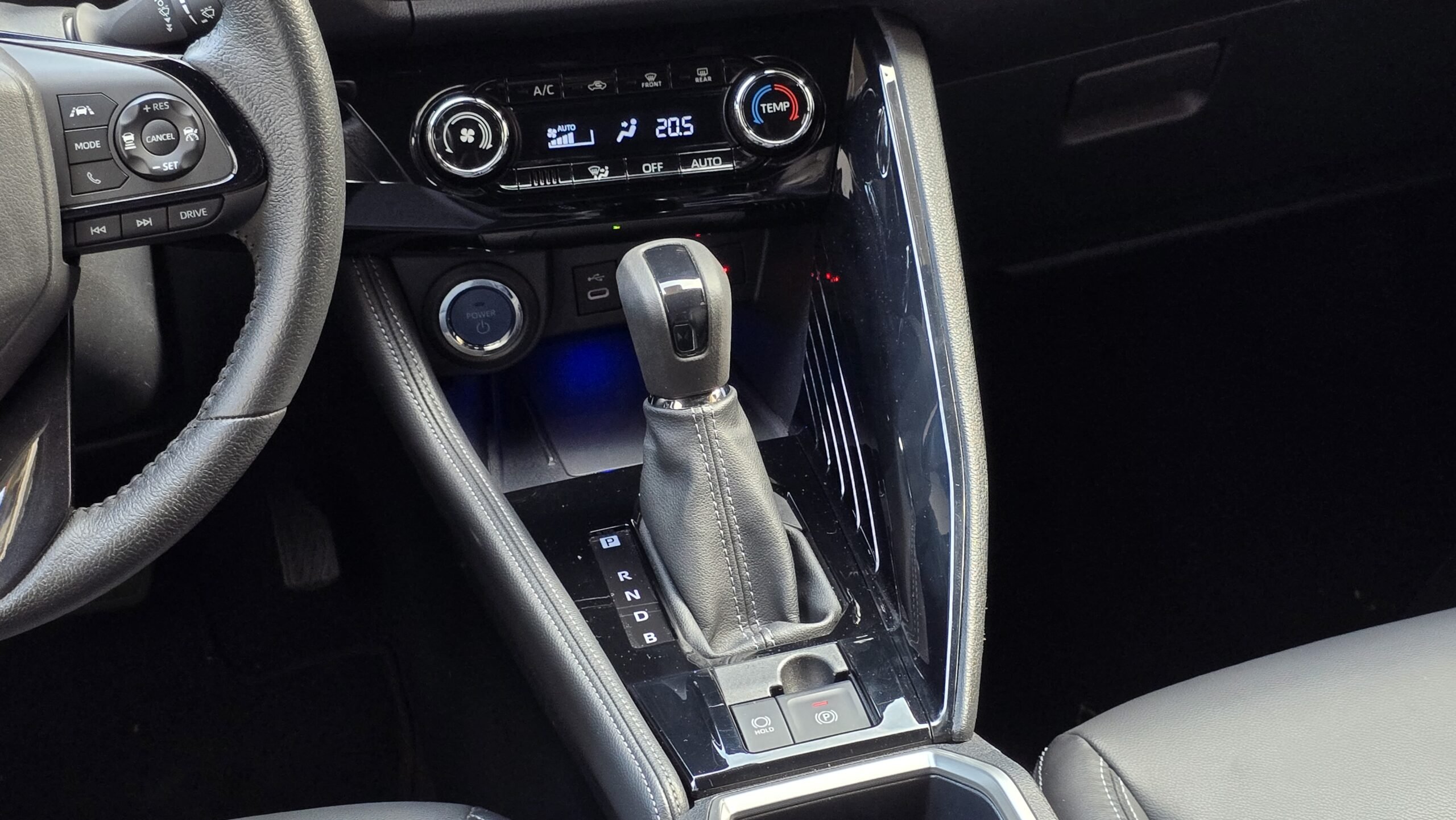 Toyota Yaris Cross Hybrid XRX