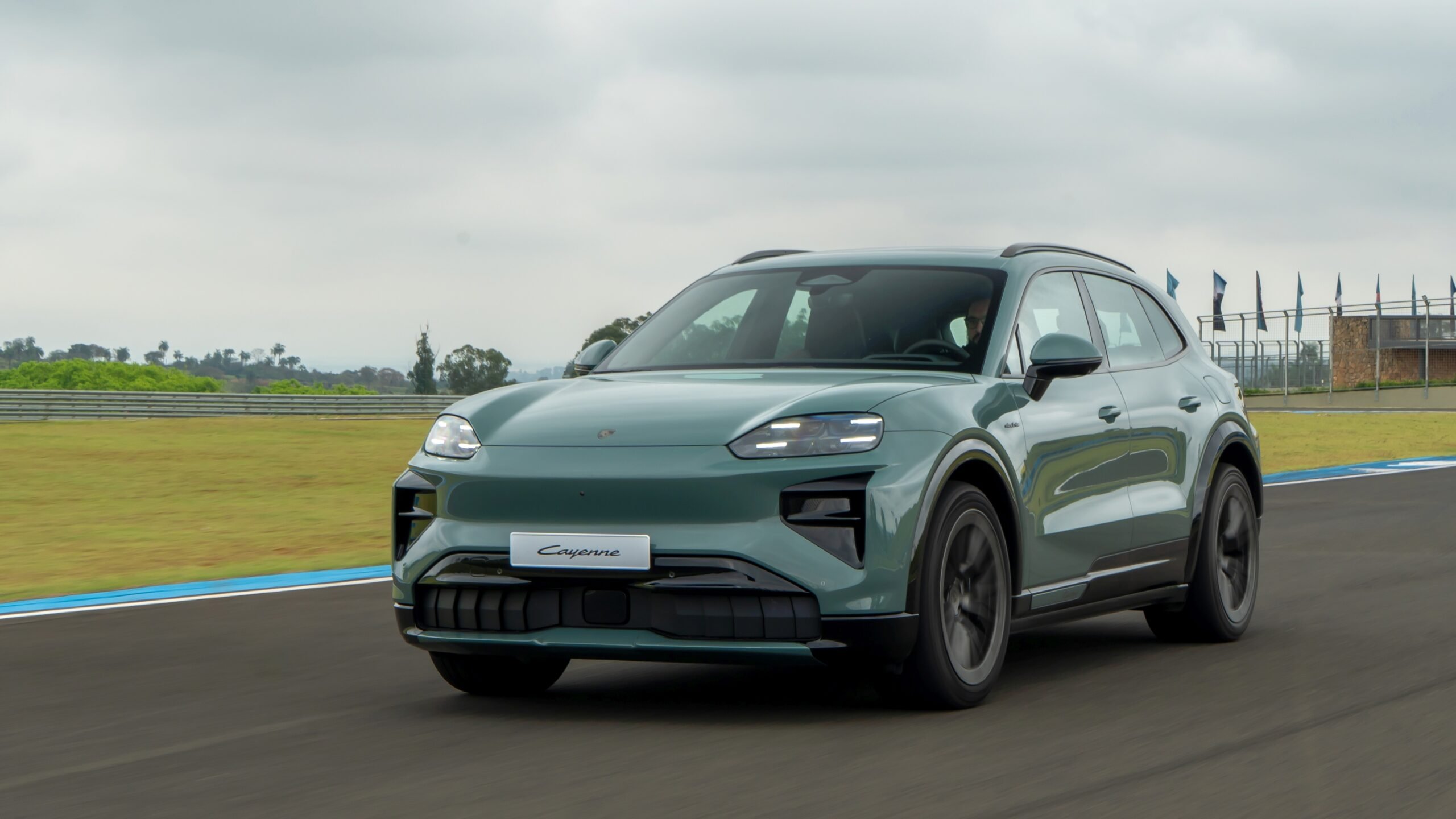 Porsche Cayenne Electric SUV 2027 (foto: divulgação)