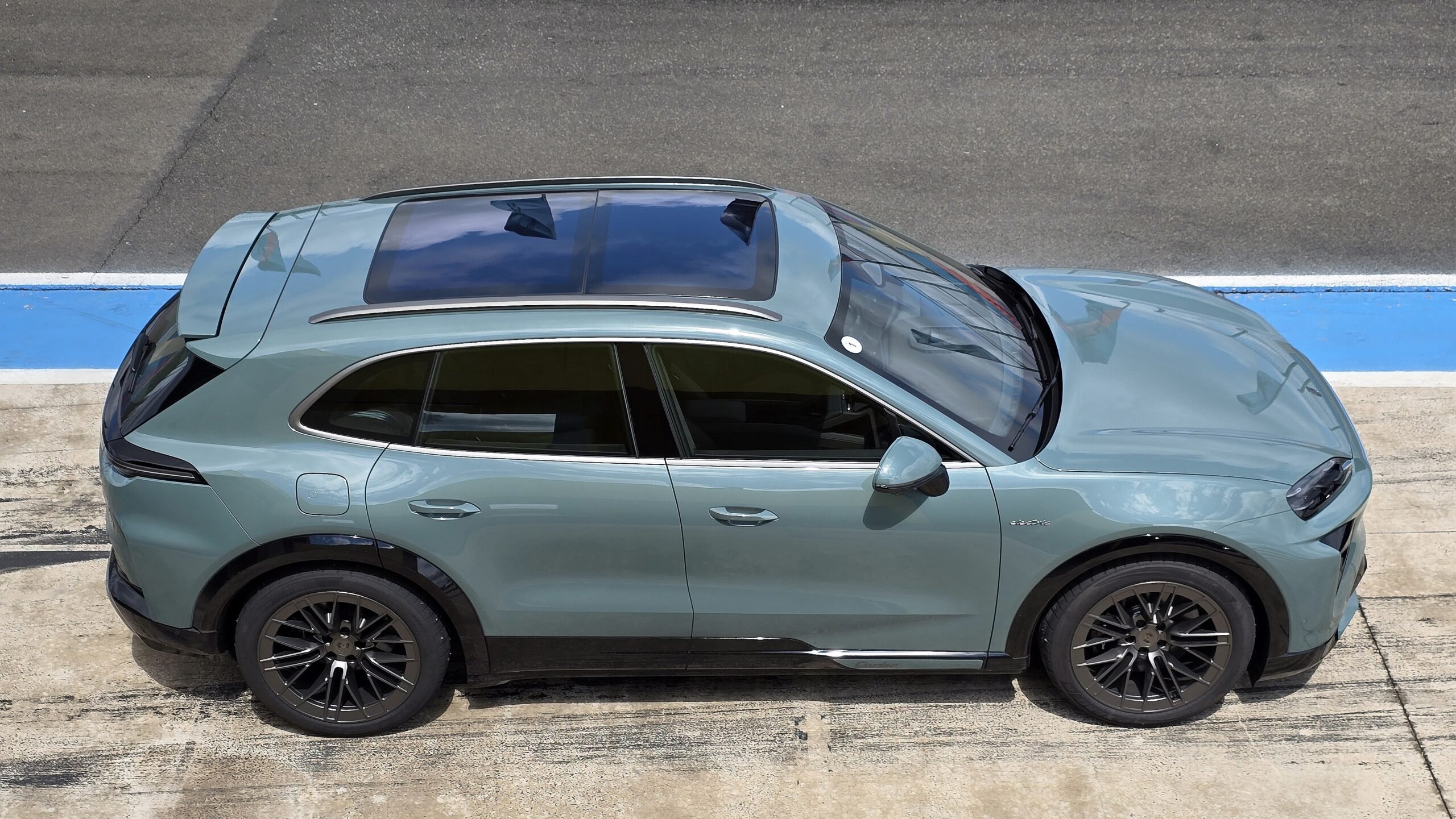 Porsche Cayenne Electric SUV 2027