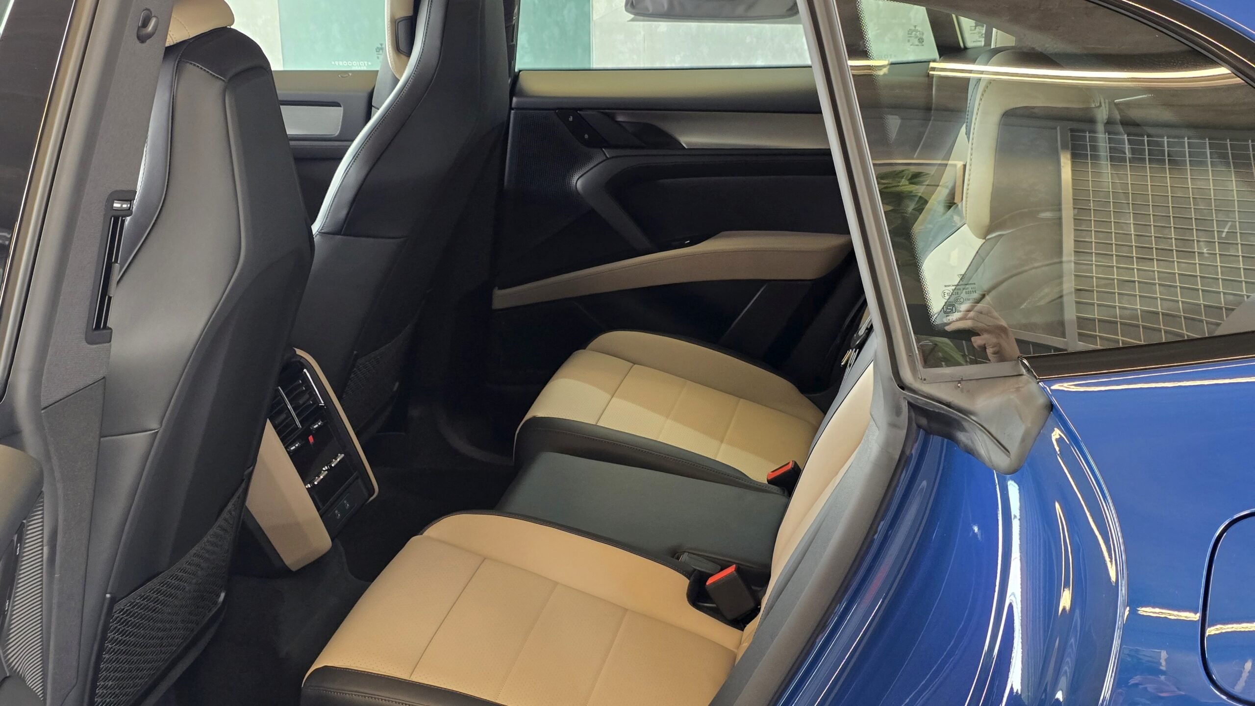Porsche Cayenne Electric 2027