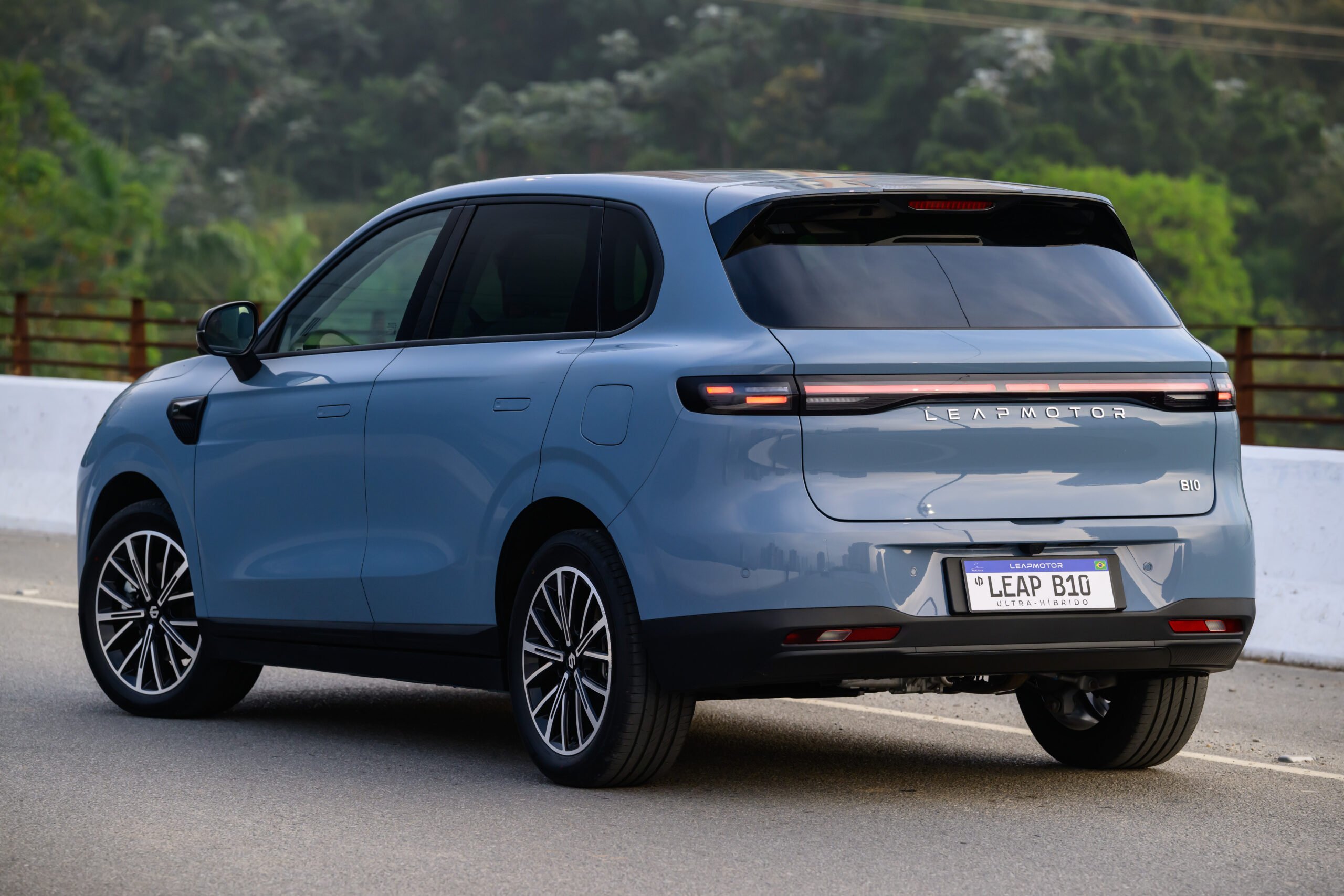 Leapmotor B10 PHEV (divulgação)